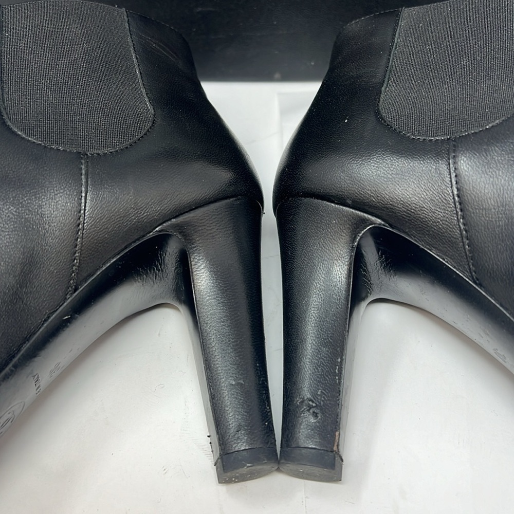 Chanel Sz 38 Short Lambskin Pull On 3.5”Heel Boots Booties - Picture 10 of 16
